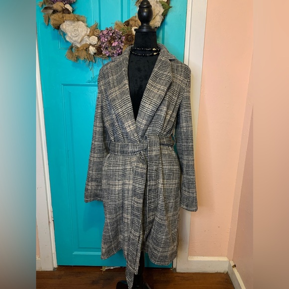 a new day Jackets & Blazers - A new day Medium Plaid Belted Trench Black & Tan